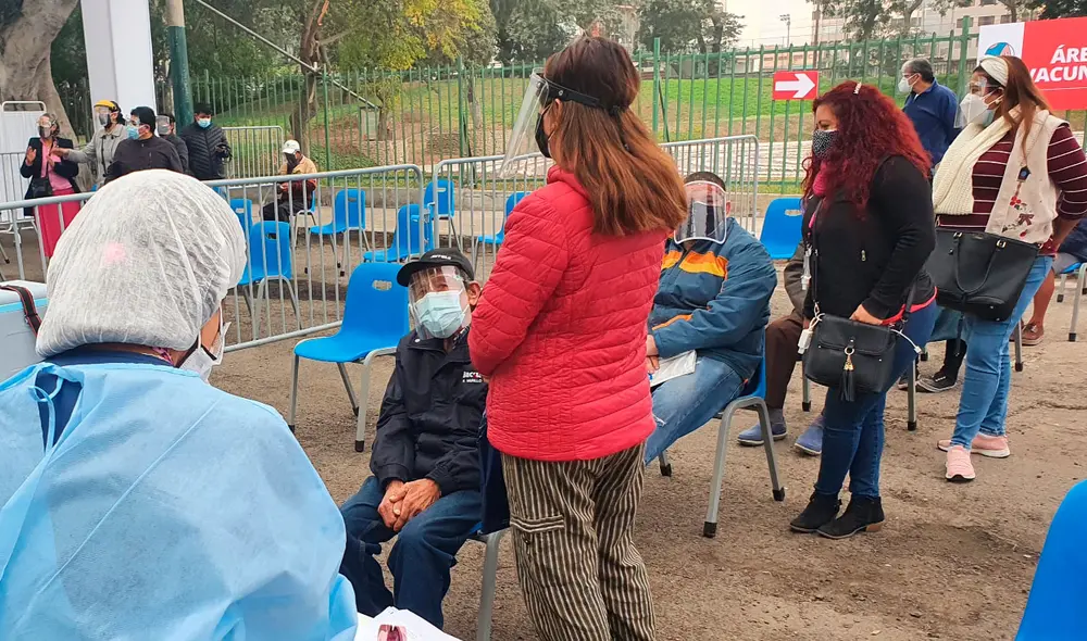 La plataforma Pongo el Hombro te permitirá conocer a qué punto de vacunación específico debes dirigirte. Foto: María Pía Ponce/URPI-LR