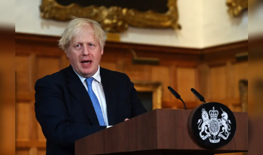 Boris Johnson dijo que el eficaz avance de la vacunación rompe el vínculo entre infección y mortalidad. Foto: EFE