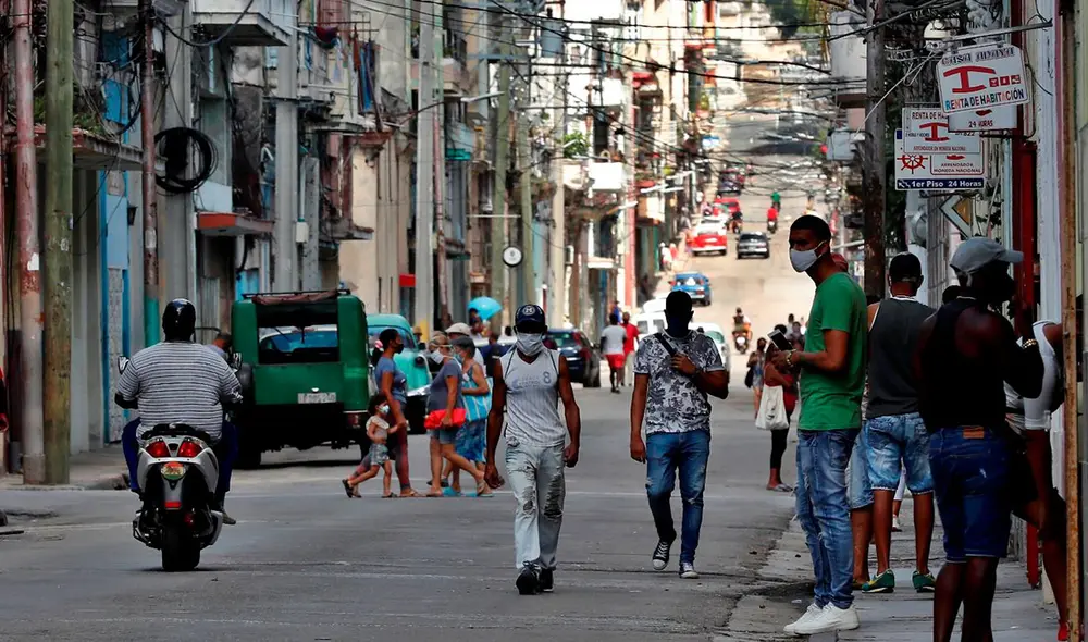 La isla sufre el peor rebrote de coronavirus, con nuevos récord de contagios diarios y al borde del colapso sanitario. Foto: Ernesto Mastrascusa / EFE La isla sufre el peor rebrote de coronavirus, con nuevos récord de contagios diarios y al borde del colapso sanitario. Foto: Ernesto Mastrascusa / EFE