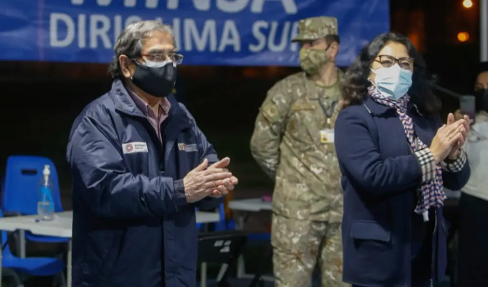 Ministro Ugarte supervisó la Vacunatón este sábado 10 de julio. Foto: Minsa Ministro Ugarte supervisó la Vacunatón este sábado 10 de julio. Foto: Minsa