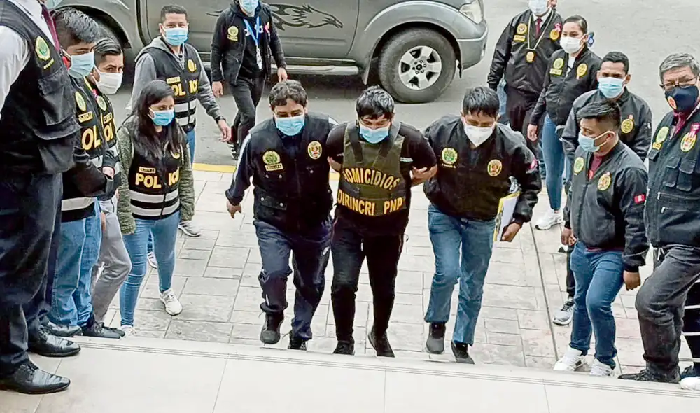 Todo el peso de la ley. Marcos Tello Capcha fue capturado por agentes de la División de Homicidios en un hostal de Ate. Foto: difusión Todo el peso de la ley. Marcos Tello Capcha fue capturado por agentes de la División de Homicidios en un hostal de Ate. Foto: difusión