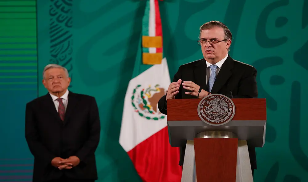 El secretario de Relaciones Exteriores de México, Marcelo Ebrard, en rueda de prensa matutina en Palacio Nacional con el mandatario Andrés Manuel López Obrador. Foto: EFE