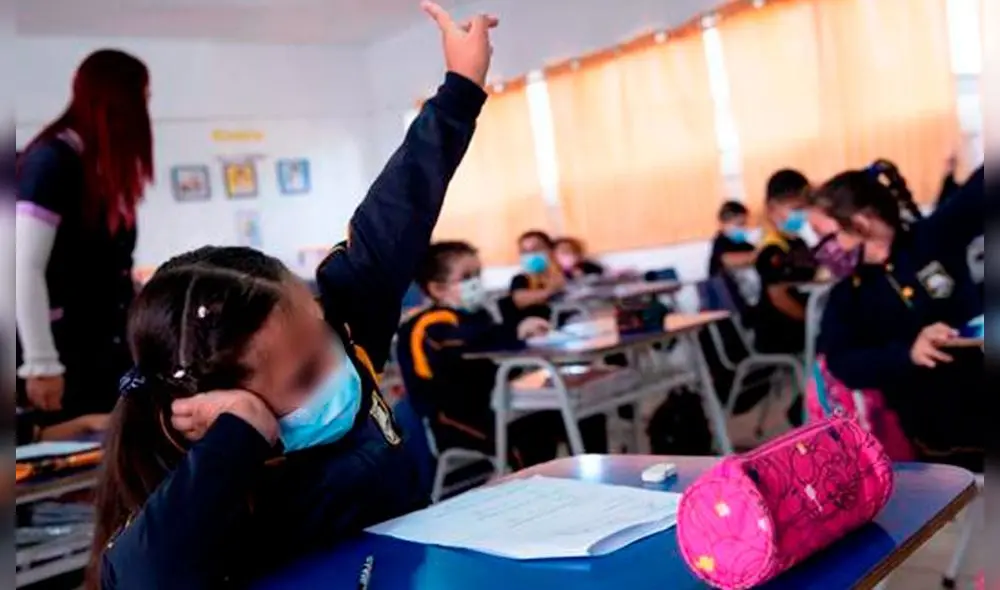 Este martes 13, el Minedu anunció el retorno a aulas en colegios de zonas urbanas de regiones. Foto: EFE Este martes 13, el Minedu anunció el retorno a aulas en colegios de zonas urbanas de regiones. Foto: EFE
