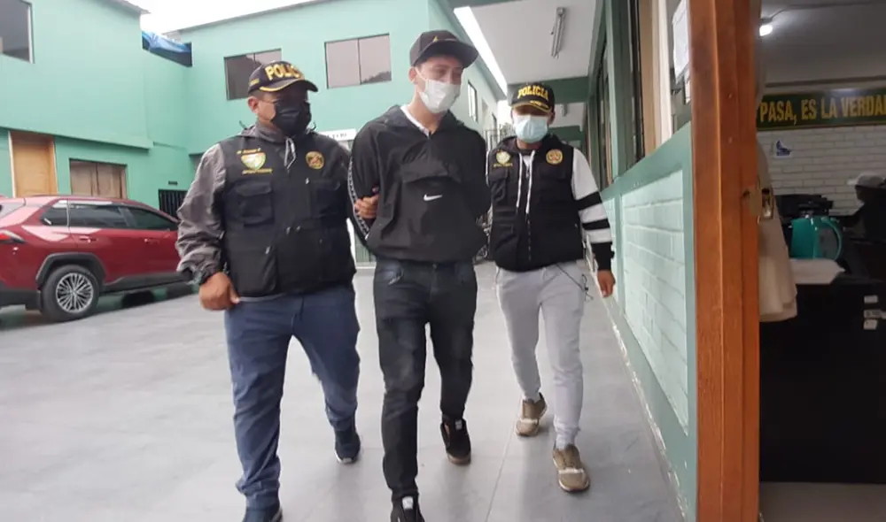 Criminal fue llevado al Depincri del distrito y luego será puesto a disposición de la Fiscalía. Foto: Grace Mora/URPI-LR Criminal fue llevado al Depincri del distrito y luego será puesto a disposición de la Fiscalía. Foto: Grace Mora/URPI-LR