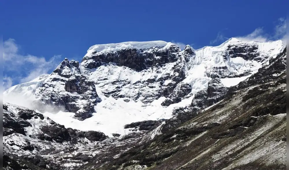 Puno. Turistas ascendieron, al parecer, solos el nevado Allinccapac en Carabaya. Foto: Leyendas carbaya.blogspot