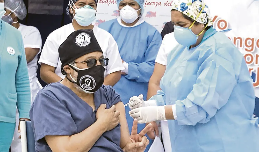 Primeros. Han pasado cuatro meses desde que se inició la vacunación de los médicos de primera línea. El Minsa asegura que la vacuna de Sinopharm es efectiva. Foto: difusión