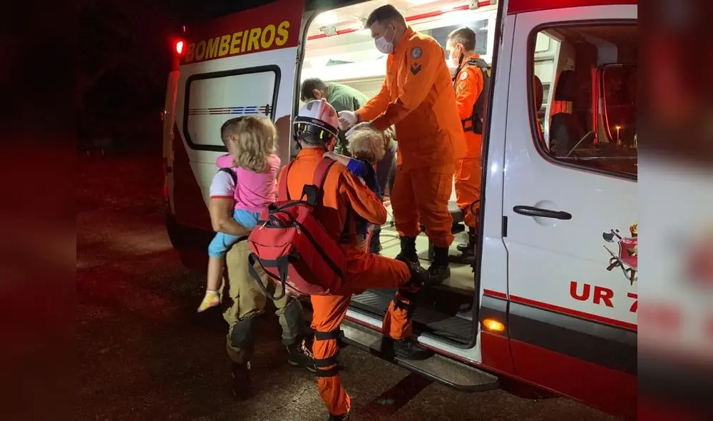 El menor y su hermana fueron asistidos por el Departamento de Bomberos de Brasilia. Foto: Rede Globo