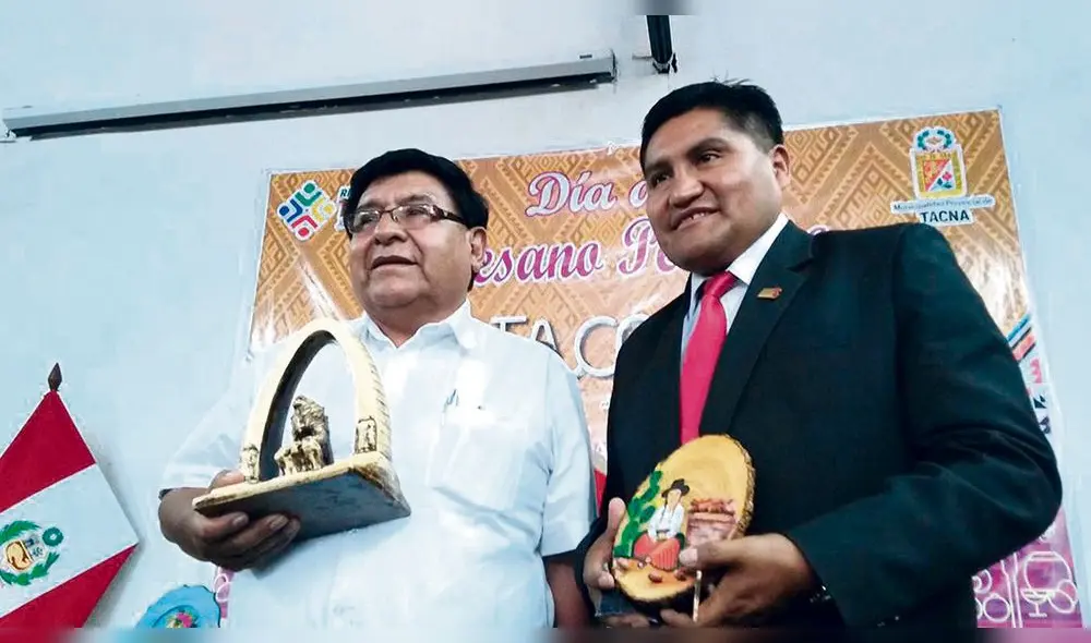 Autoridades. Medina y Tonconi nacidos en Puno, piden empatía a comuneros por el agua. Foto: difusión
