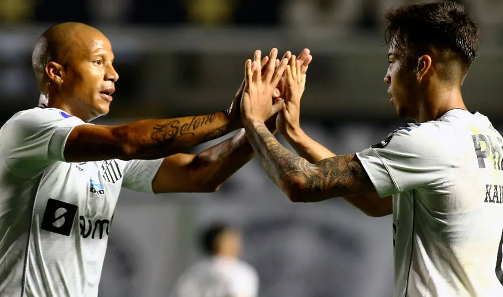 Santos derrotó a Independiente por la ida de octavos de la Copa Sudamericana 2021. Foto: AFP Santos derrotó a Independiente por la ida de octavos de la Copa Sudamericana 2021. Foto: AFP