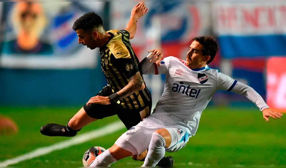 Peñarol y Nacional aun no abren el marcador en el Gran Parque Central. Foto: EFE