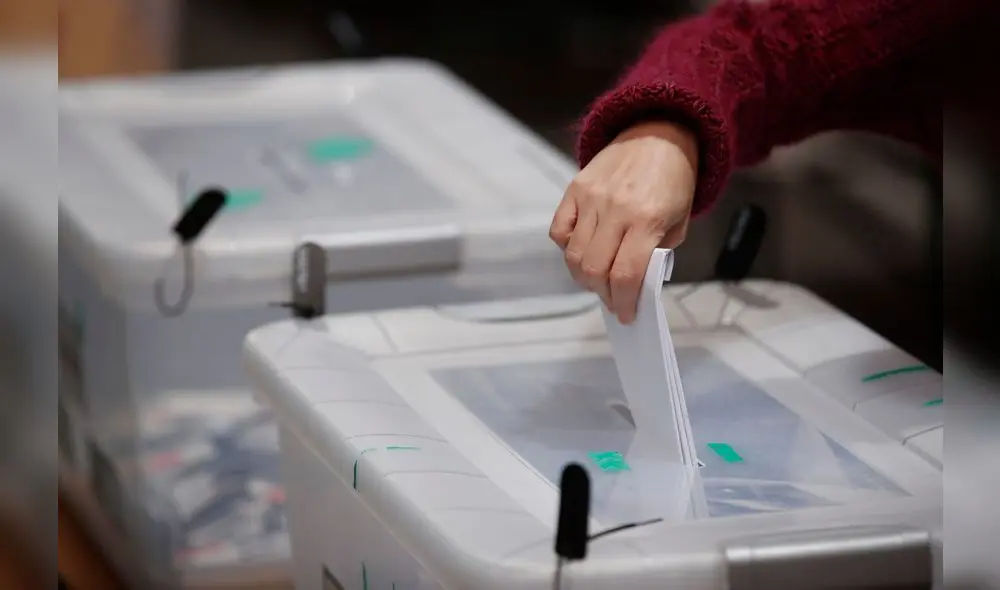 Este domingo 18 Chile definirá su futuro presidencial. Foto: EFE