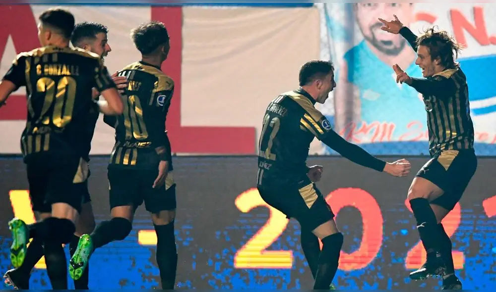 Canobbio y el 'Pibe' Rodríguez anotaron para el Carbonero. Foto: EFE Canobbio y el 'Pibe' Rodríguez anotaron para el Carbonero. Foto: EFE