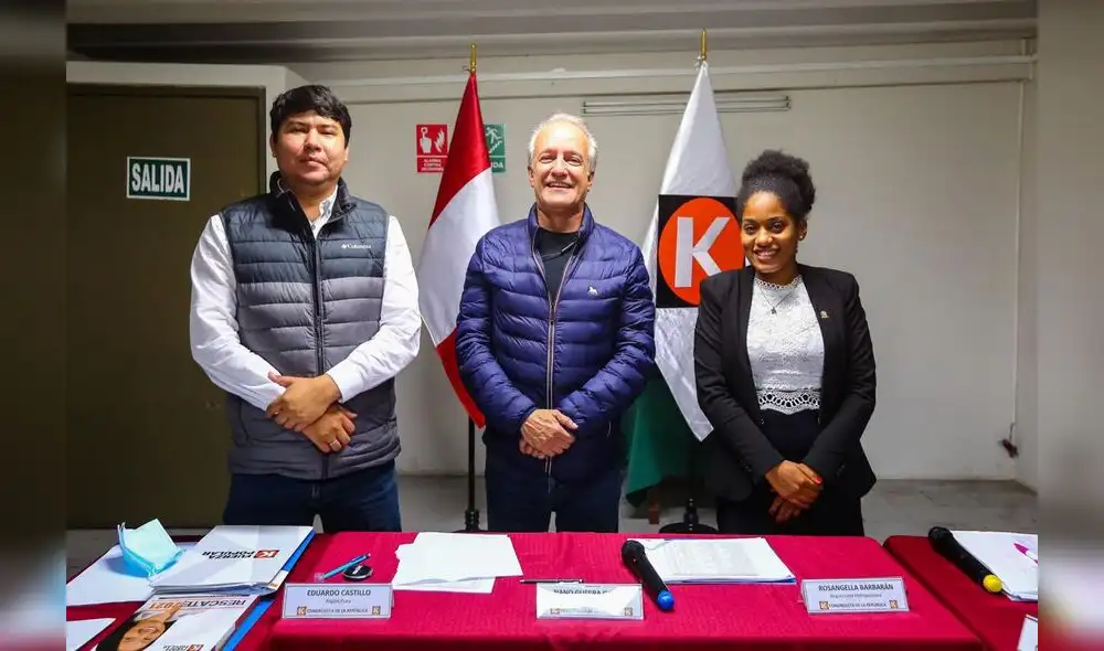 La lideresa naranja publicó la foto de sus nuevos voceros en su red social. Foto: Twitter La lideresa naranja publicó la foto de sus nuevos voceros en su red social. Foto: Twitter