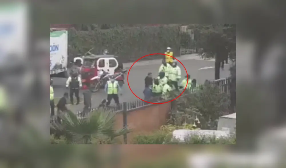 El fiscalizador fue agredido por detrás; sin embargo, se encuentra estable. Foto: captura de América noticias El fiscalizador fue agredido por detrás; sin embargo, se encuentra estable. Foto: captura de América noticias