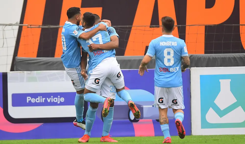 Sporting Cristal y Cantolao se miden en el Estadio Alejandro Villanueva. Foto: FPF