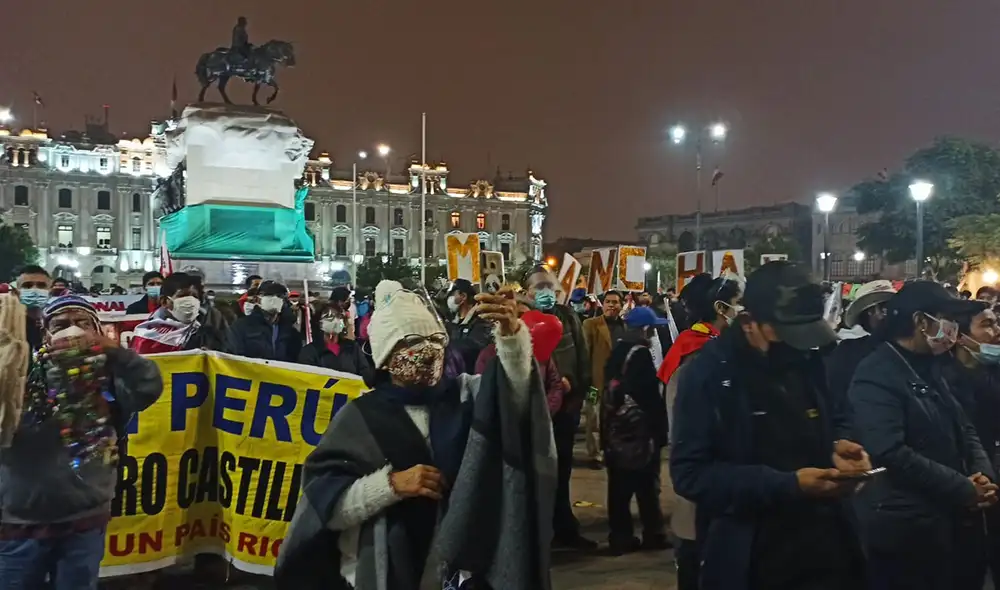 Simpatizantes de Pedro Castillo marcharon para exigir su proclamación tras resultados de la ONPE. Foto: César Zorrilla/ URPI-LR Simpatizantes de Pedro Castillo marcharon para exigir su proclamación tras resultados de la ONPE. Foto: César Zorrilla/ URPI-LR