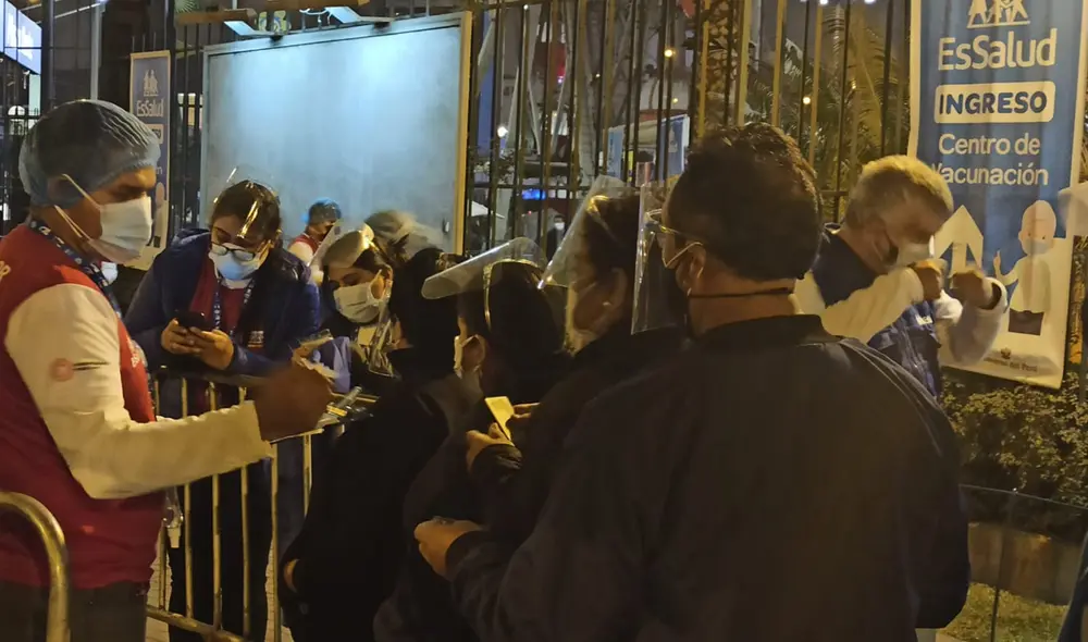 Este sábado empezó el segundo vacunatón en Lima y Callao. Minsa espera inmunizar a 200.000 ciudadanos. Foto: César Zorrilla/URPI-LR