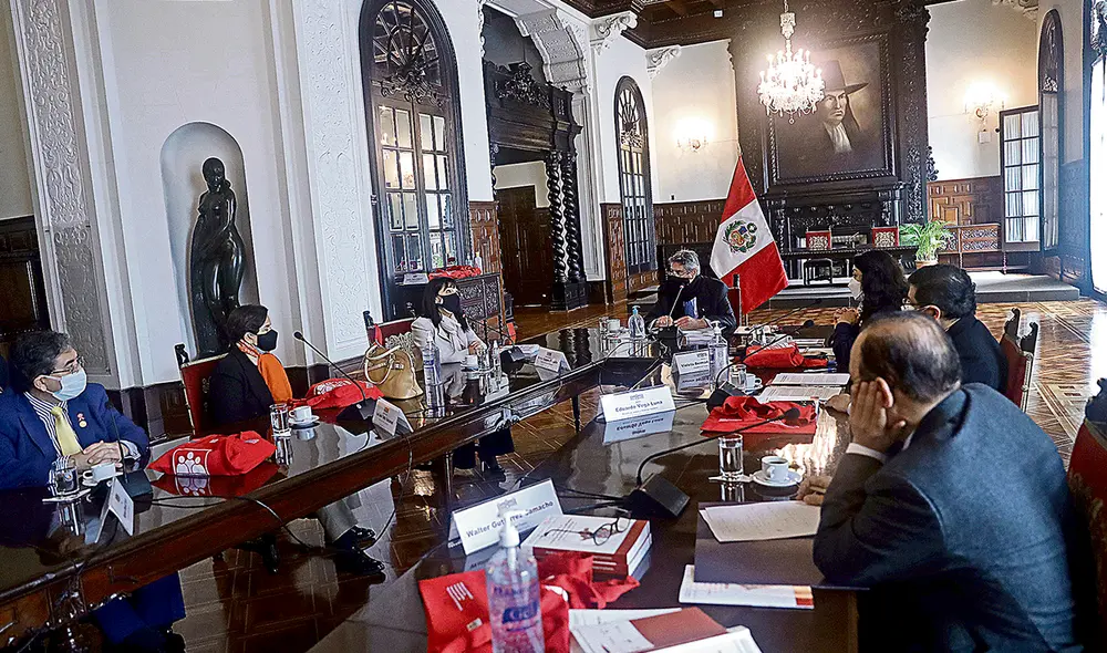 Descontrol. El Consejo para la Reforma del Sistema de Justicia advirtió que en lugar de mejorar el servicio, la nueva norma procesal perjudicará al ciudadano. Foto: Ernesto Arias/La República Descontrol. El Consejo para la Reforma del Sistema de Justicia advirtió que en lugar de mejorar el servicio, la nueva norma procesal perjudicará al ciudadano. Foto: Ernesto Arias/La República