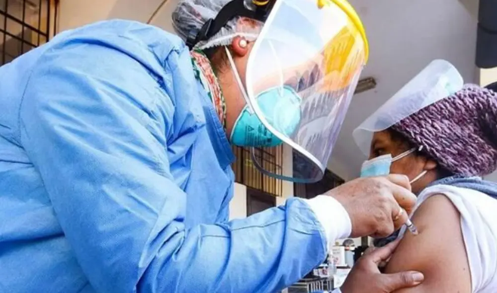 En la provincia del Cusco se emplea la vacuna de Sinopharm y, a pesar de desinformación propalada, gran cantidad de población acudió a inocularse. Foto: Minsa En la provincia del Cusco se emplea la vacuna de Sinopharm y, a pesar de desinformación propalada, gran cantidad de población acudió a inocularse. Foto: Minsa