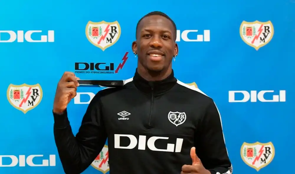 Luis Advíncula consiguió el ascenso a la primera división con el Rayo Vallecano. Foto: Rayo Vallecano