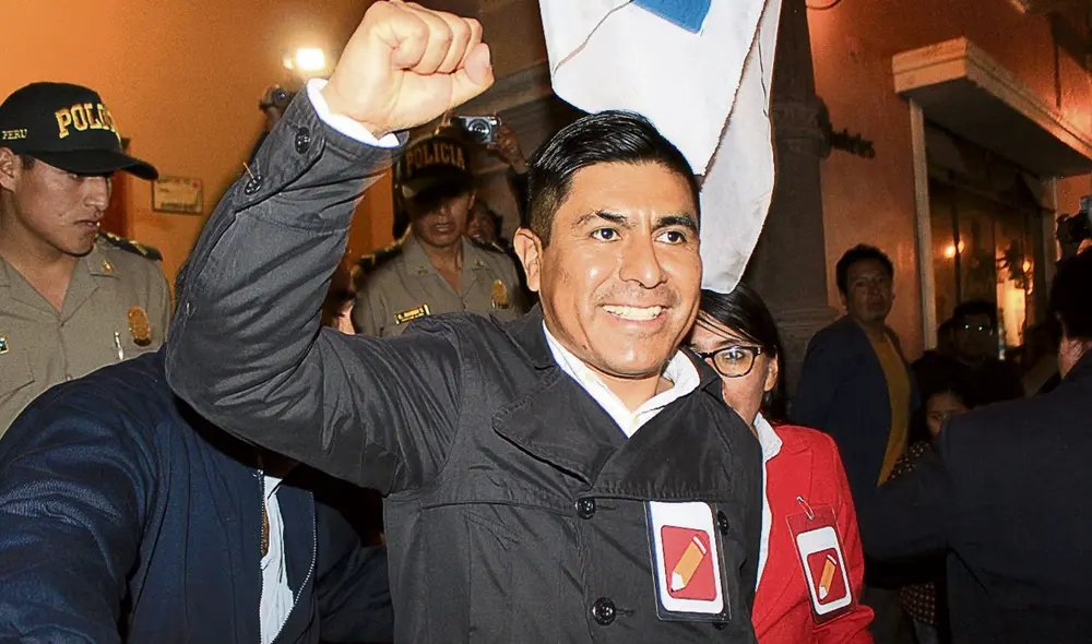 "Hay que recuperar el prestigio del Congreso", concluye el nuevo congresista. Foto: difusión "Hay que recuperar el prestigio del Congreso", concluye el nuevo congresista. Foto: difusión