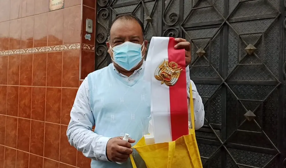 Pedro Castillo usaría una banda presidencial confeccionada con tela francesa y con el escudo nacional. Foto: Jessica Merino/URPI-LR