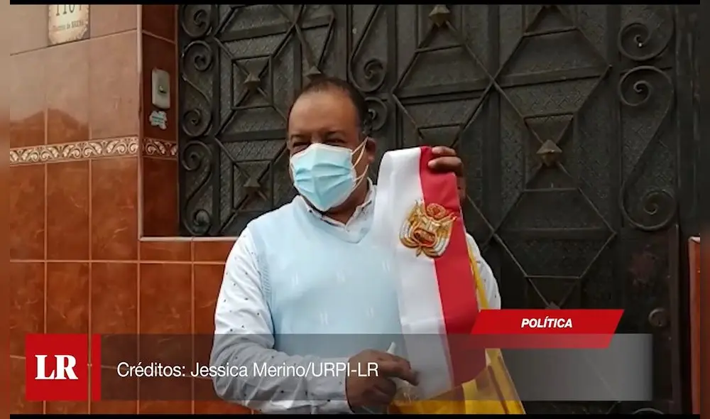 Grados precisó los detalles que llevará esta prenda. Foto: captura