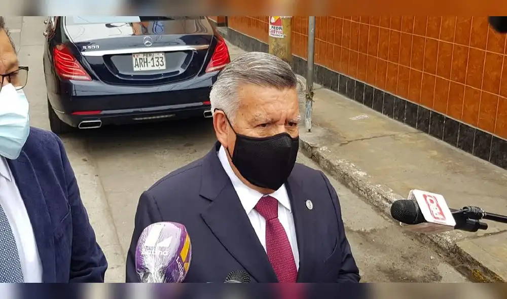 El líder apepista acudió al encuentro del profesor cajamarquino acompañado del vocero de la bancada electa de dicho partido, Eduardo Salguana. Foto: Mary Luz Aranda/URPI-LR El líder apepista acudió al encuentro del profesor cajamarquino acompañado del vocero de la bancada electa de dicho partido, Eduardo Salguana. Foto: Mary Luz Aranda/URPI-LR