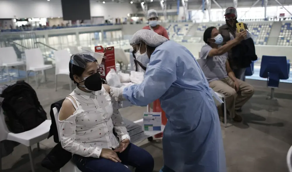 Minsa espera inocular a 250.000 ciudadanos. Foto: Antonio Melgarejo / La República Minsa espera inocular a 250.000 ciudadanos. Foto: Antonio Melgarejo / La República