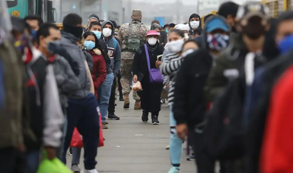 Número de casos positivos de COVID-19 incrementó a 2 097 811. Foto: Jorge Cerdán / La República
