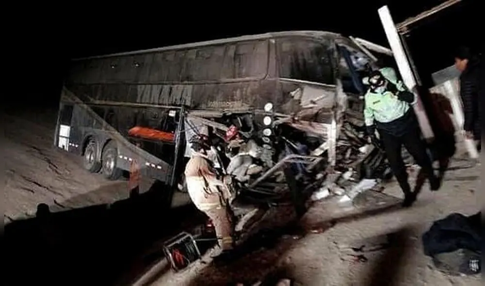 Policía y bomberos llegaron hasta el lugar para auxiliar a víctimas. Foto: difusión Policía y bomberos llegaron hasta el lugar para auxiliar a víctimas. Foto: difusión