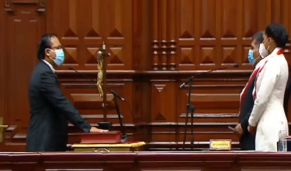 Sánchez es uno de los cinco congresista que representarán a Juntos por el Perú en el Parlamento. Foto: captura de transmisión del Congreso Sánchez es uno de los cinco congresista que representarán a Juntos por el Perú en el Parlamento. Foto: captura de transmisión del Congreso