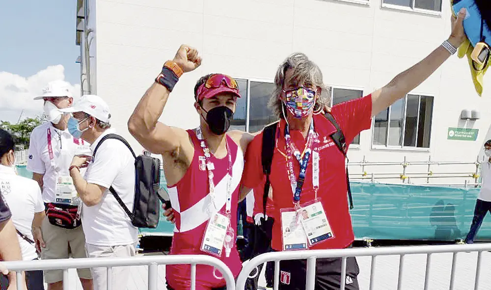 Felices. Torres celebró con su entrenador Franky Viacava. Foto: difusión
