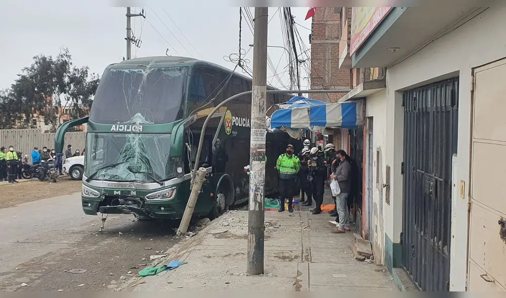 Según los vecinos, las autoridades llegaron dos horas después del accidente. Foto: Johann Klug/ URPI- LR Según los vecinos, las autoridades llegaron dos horas después del accidente. Foto: Johann Klug/ URPI- LR