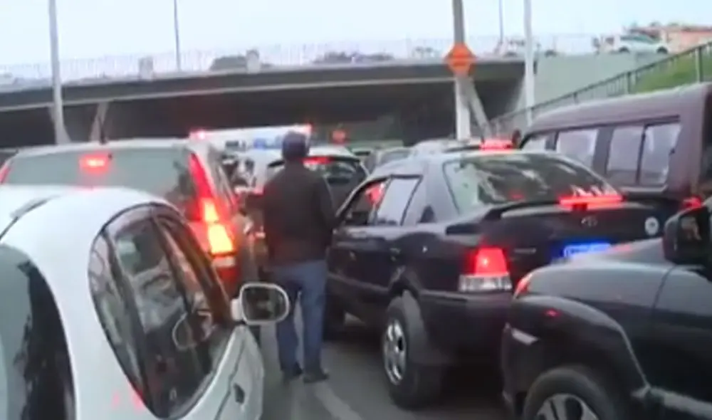 Vacunacar de Jockey Plaza estará abierto durante la madrugada y noche. Foto: captura de América