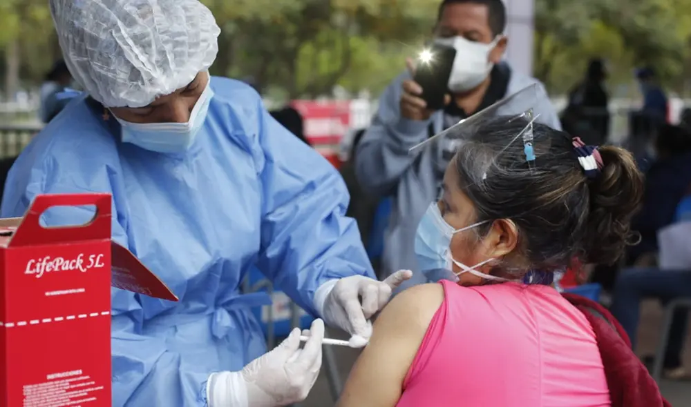 Tercera Vacunatón empezó este sábado 24 y se extenderá hasta el domingo 25 de julio. Foto: Carlos Félix Tercera Vacunatón empezó este sábado 24 y se extenderá hasta el domingo 25 de julio. Foto: Carlos Félix