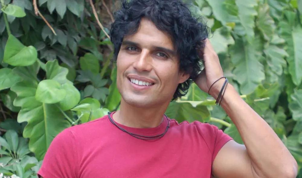 Pedro Suárez Vértiz celebra su reconocimiento de artista del bicentenario en Facebook. Foto: La República