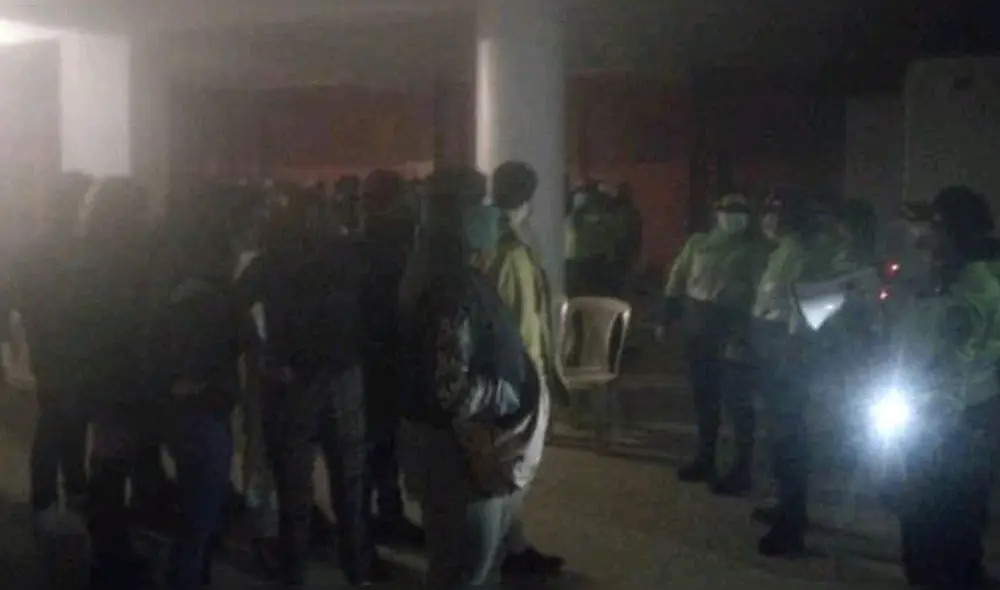 Local fue multado con dos UIT y clausurado. Foto: PNP