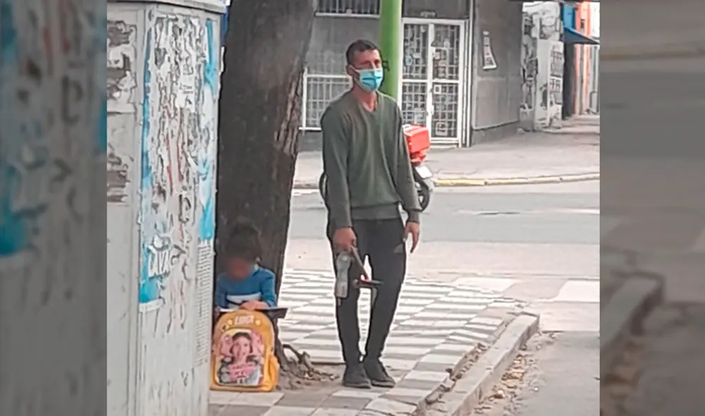 Mauro trabajó en la misma esquina durante los últimos cuatro años para poder limpiar los vidrios de los autos que pasaban. Foto: captura de Facebook/@Álvaro Romero