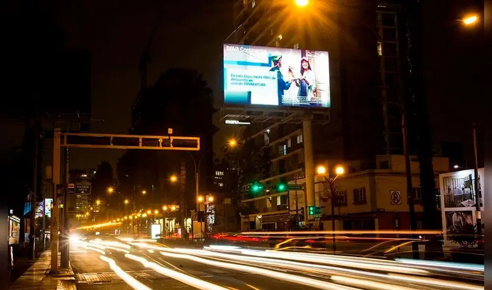 Se prohibirá la instalación de elementos de publicidad exterior con pantallas LED o electrónicas en zonas residenciales. Foto: SPDA