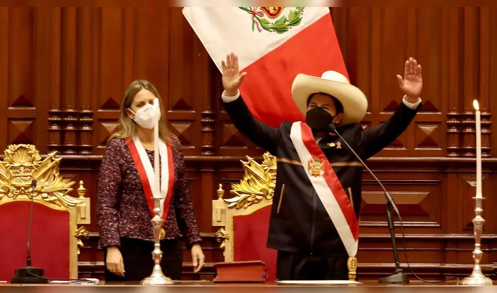 El presidente, Pedro Castillo, da su primer mensaje a la Nación tras jurar como jefe de Estado para el periodo 2021-2026. El presidente, Pedro Castillo, da su primer mensaje a la Nación tras jurar como jefe de Estado para el periodo 2021-2026.