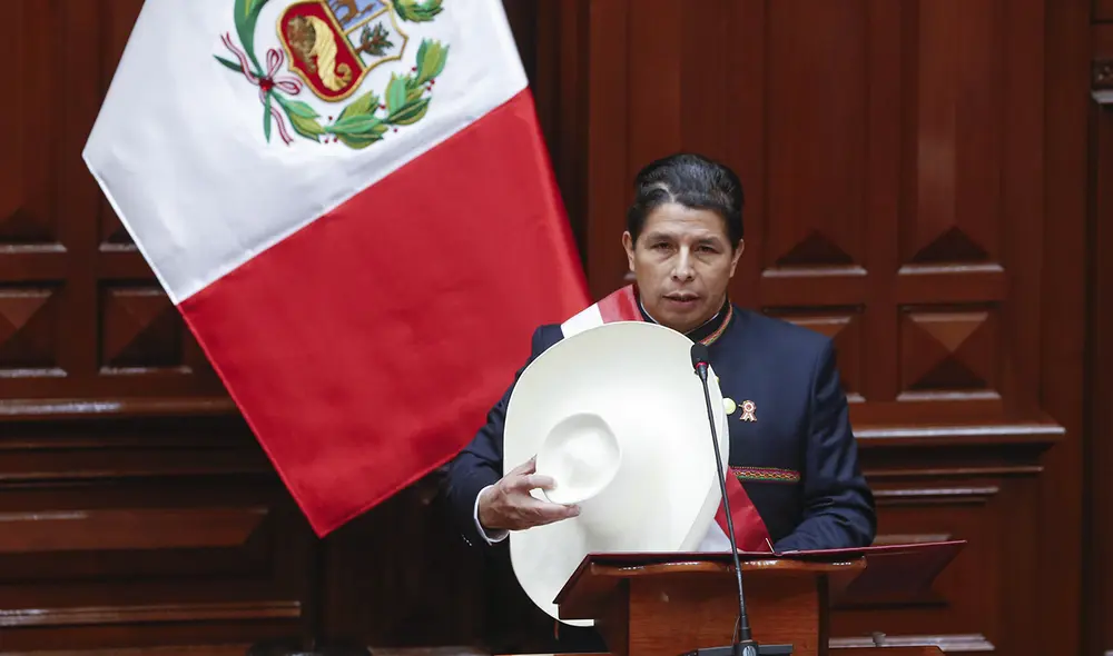 Pedro Castillo precisó que insistirá en convocar una Asamblea Constituyente pero siempre "en el marco de la ley y la actual Constitución”. Foto: presidencia Pedro Castillo precisó que insistirá en convocar una Asamblea Constituyente pero siempre "en el marco de la ley y la actual Constitución”. Foto: presidencia
