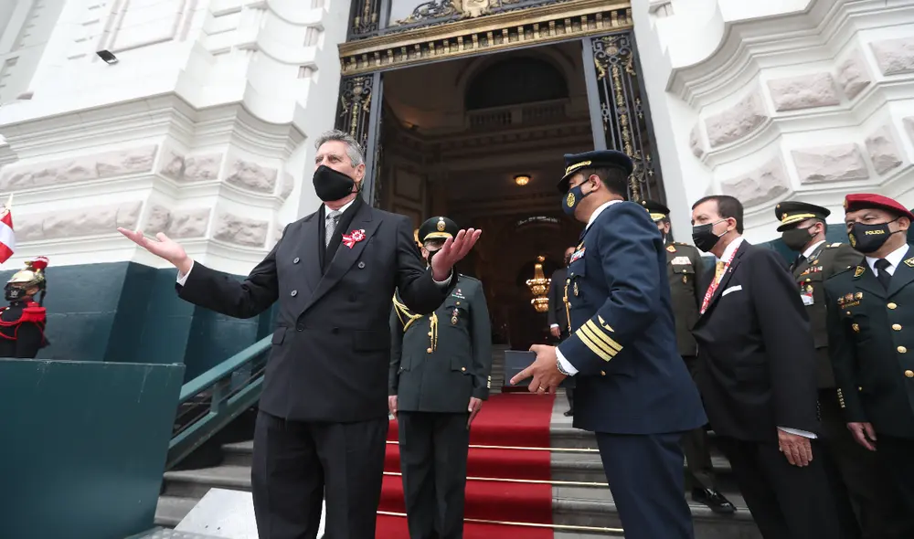 Francisco Sagasti tuvo que dejar la banda presidencial en la entrada del Palacio Legislativo. Foto: Presidencia Perú Francisco Sagasti tuvo que dejar la banda presidencial en la entrada del Palacio Legislativo. Foto: Presidencia Perú