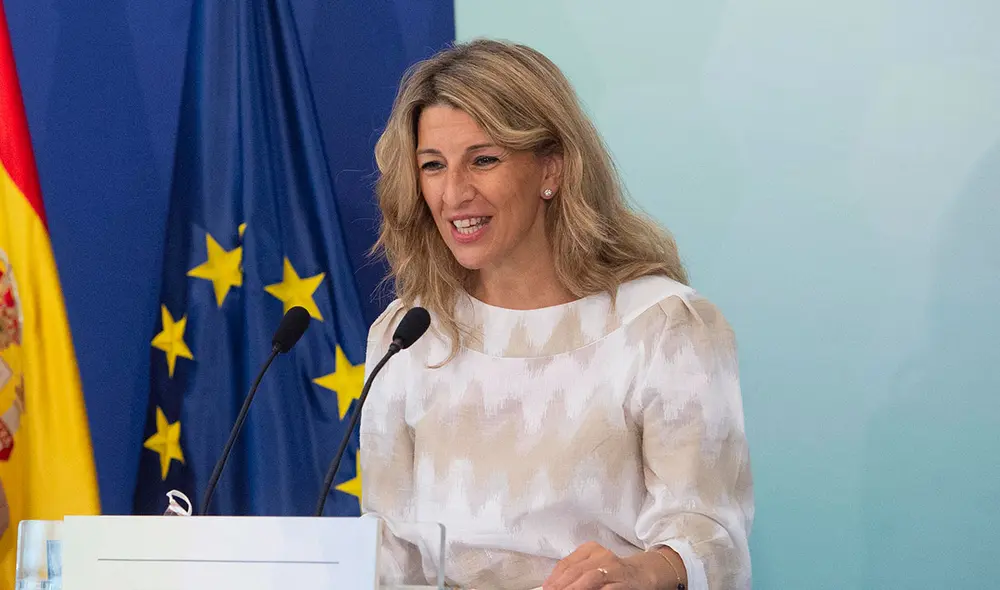 La vicepresidenta segunda del Gobierno de España y ministra de Trabajo y Economía Social, Yolanda Díaz, se unió a las felicitaciones a Pedro Castillo. Foto: Europa Press