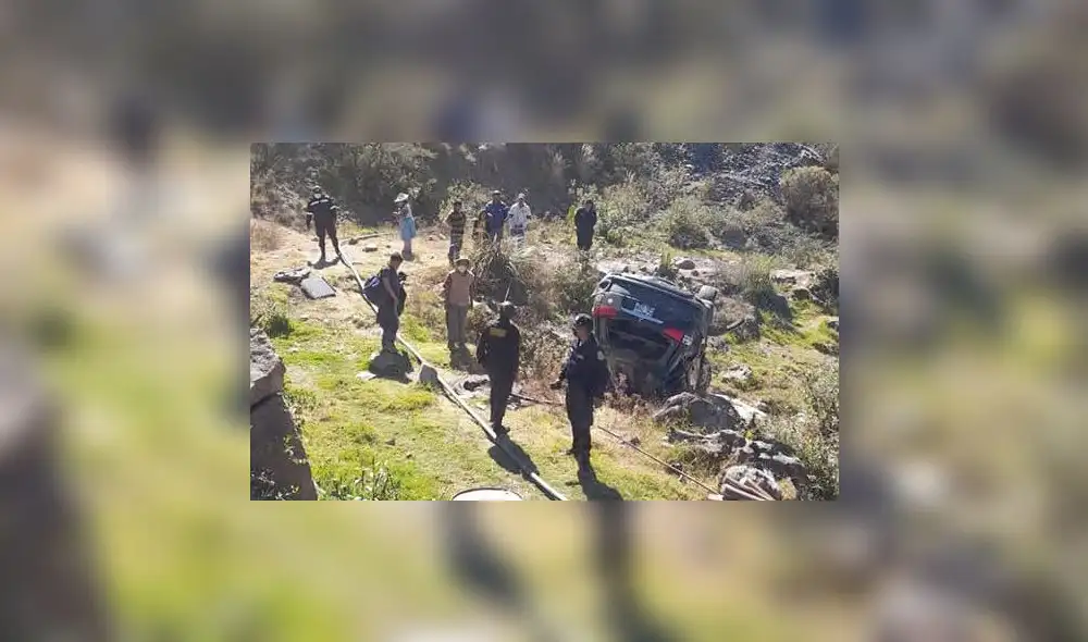 Por razones desconocidas, choferes de vehículos perdieron el control de unidades. Foto: Karin Zelada Por razones desconocidas, choferes de vehículos perdieron el control de unidades. Foto: Karin Zelada