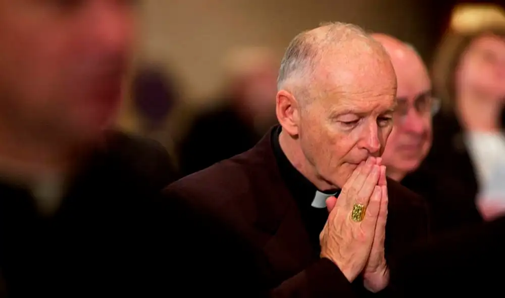 El excardenal enfrenta tres cargos de agresión indecente y abuso contra un adolescente. Foto: AFP El excardenal enfrenta tres cargos de agresión indecente y abuso contra un adolescente. Foto: AFP