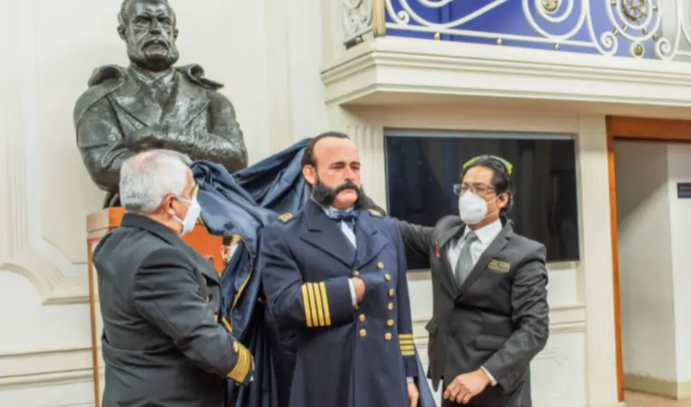 La estatua de Miguel Grau junto a otras nueve forman parte del proyecto Mi Perú Hiperrealista. Foto: Andina La estatua de Miguel Grau junto a otras nueve forman parte del proyecto Mi Perú Hiperrealista. Foto: Andina