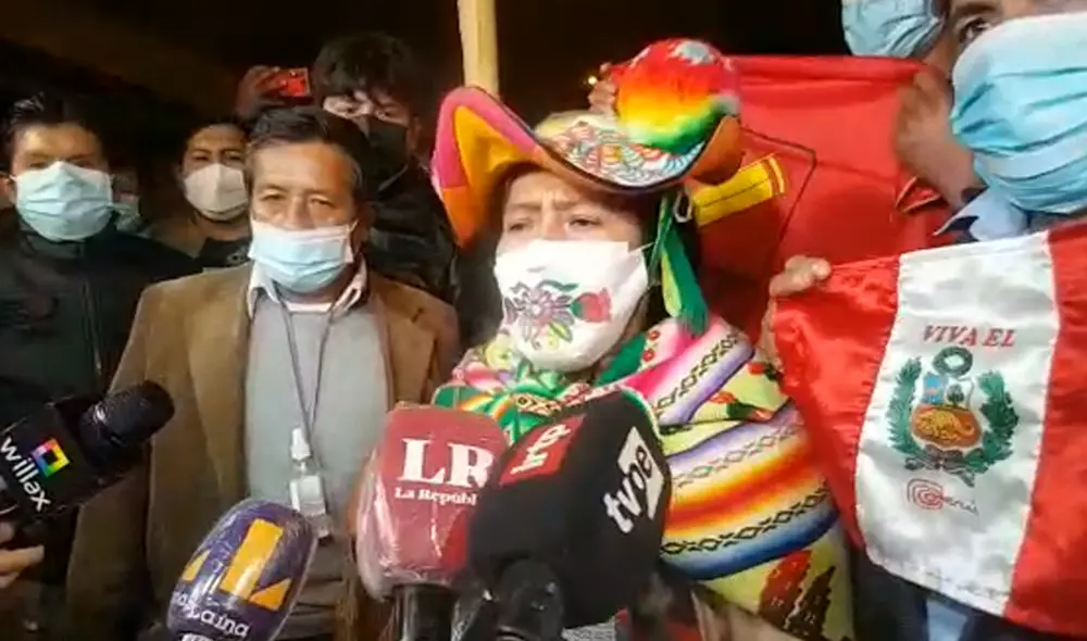 Teniente gobernadora de Coata y defensora del medioambiente recibió insultos de opositores. Foto: Grace Mora/URPI -LR Teniente gobernadora de Coata y defensora del medioambiente recibió insultos de opositores. Foto: Grace Mora/URPI -LR