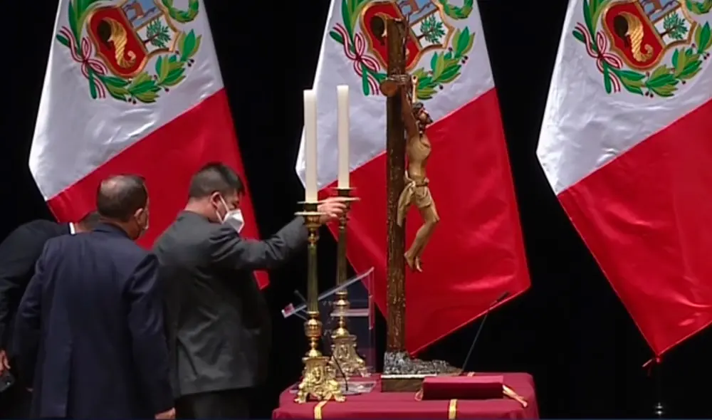 El retraso de más de dos horas mantuvo en vilo a la ciudadanía en general. Foto: captura de TV Perú El retraso de más de dos horas mantuvo en vilo a la ciudadanía en general. Foto: captura de TV Perú