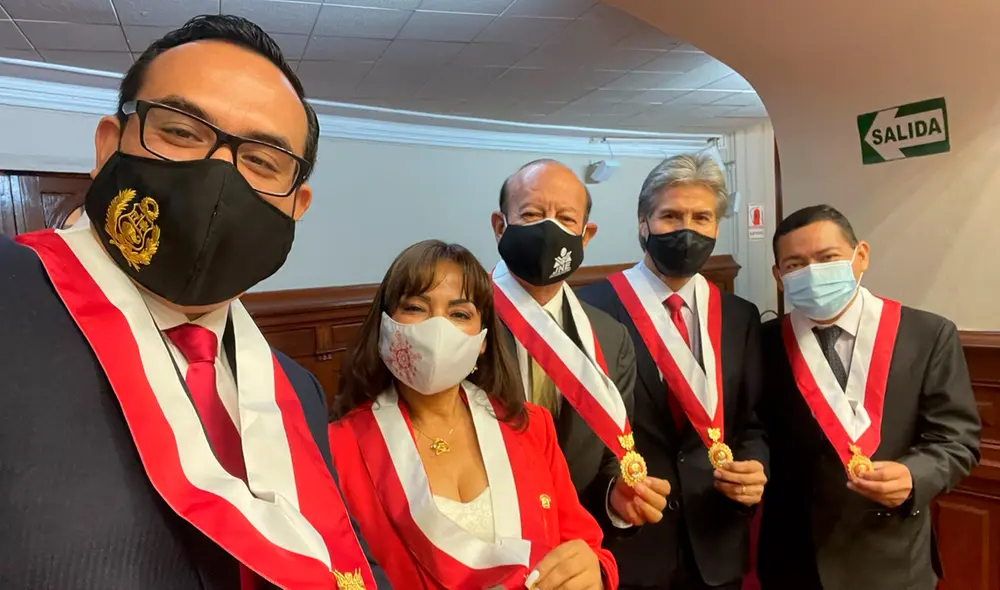 Son cinco los parlamentarios que fueron elegidos por el partido Somos Perú en las elecciones generales. Foto: Somos Perú/Twitter Son cinco los parlamentarios que fueron elegidos por el partido Somos Perú en las elecciones generales. Foto: Somos Perú/Twitter